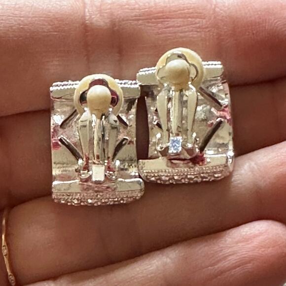 BOGO FREE ELEGANT CLIP ON DINNER EARRINGS - Picture 4 of 6